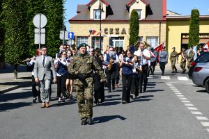 Przemarsz pod pomnik "Chwały Oręża Polskiego”