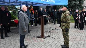 Złożenie meldunku staroście przez dowódcę uroczystości